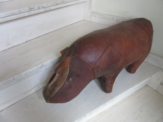 Image 1 of Vintage leren neushoorn, verkocht zoals hij is.