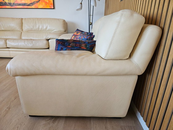 Roche Bobois 2 + 2½ dikke beige leren banken – Leer (photo 4 of 9)