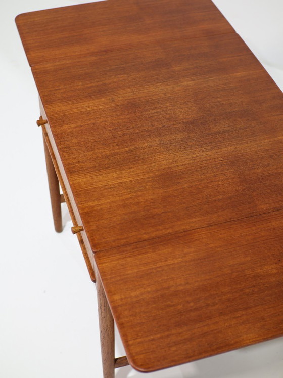 Tavolo da cucito Hans Wegner AT33 Andreas Tuck in teak e rovere, danese, anni '50 – Tavolini, Wood, Vintage (photo 11 of 12)