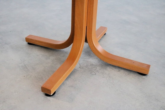 Image 1 of Vintage round dining table