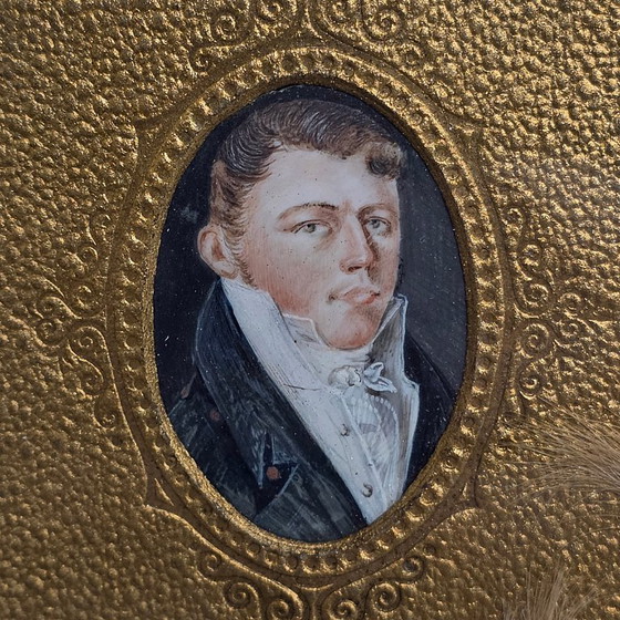 Image 1 of Portraits miniatures anciens dans des cadres classiques, XIXe siècle