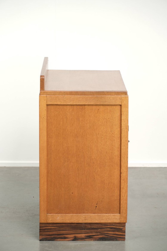 Very nice subtle Dutch oak Amsterdam School cabinet/ Art Deco cabinet with glass doors and beautiful details (photo 4 of 12)