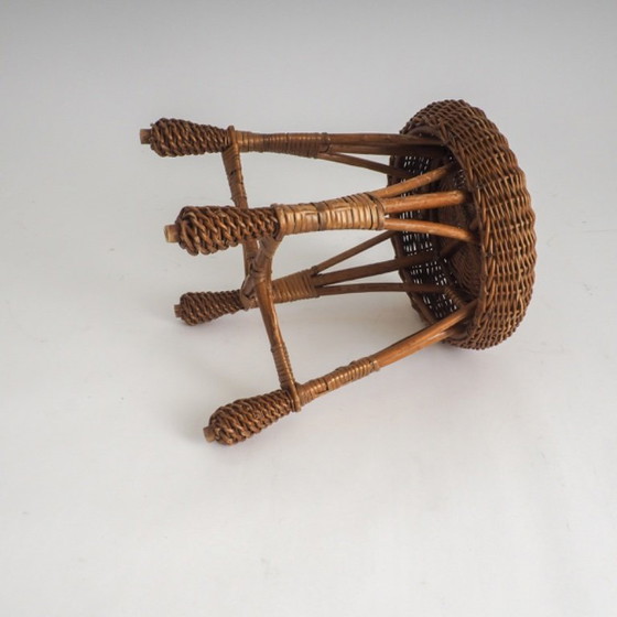 Image 1 of Tabouret vintage en rotin et osier – Support pour plantes