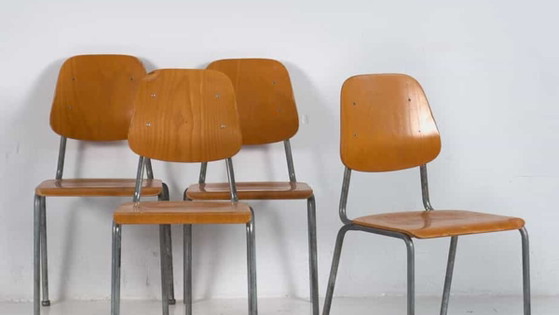 Vintage industrial chairs (c.1950). Set of 4 pieces – Dining chairs, Wood, Metal, Industrieel (photo 3 of 9)