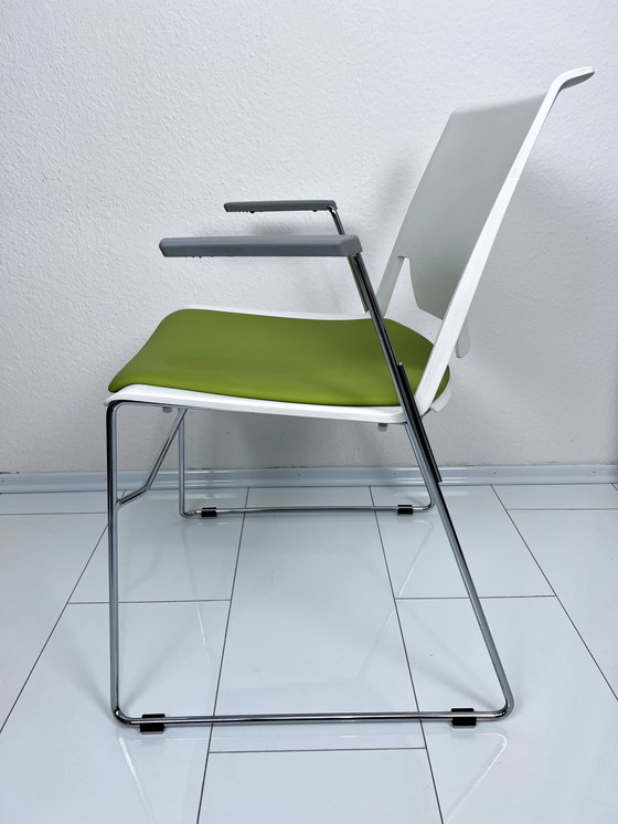 Image 1 of Haworth Very Comforto 62 con rivestimento del sedile e braccioli - impilabile