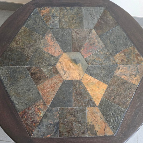 Image 1 of Vintage brutalistische salontafel uit de jaren 70, met 6 massief eikenhouten en stenen poten.