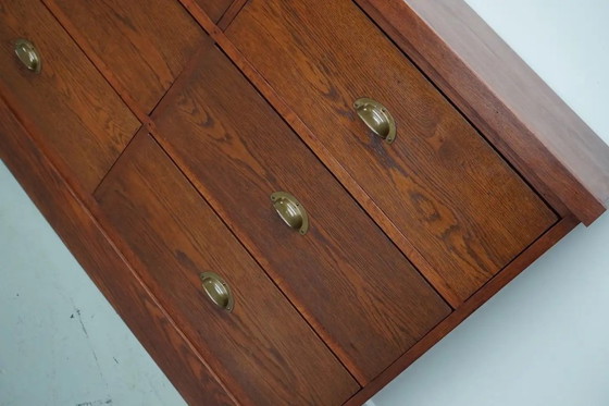 Image 1 of Großer, antiker Art-Deco-Ladenschrank/Sideboard aus niederländischer Eiche, 1930er Jahre