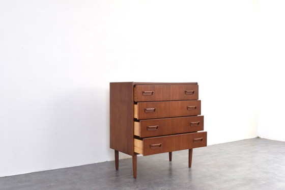 Cómoda danesa de teca de mediados de siglo, década de 1960. – Wood (photo 10 of 15)