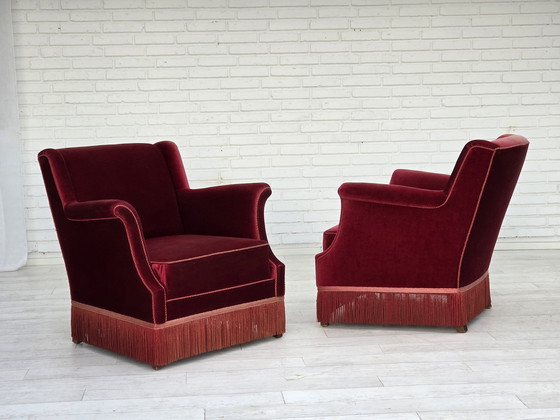 Image 1 of Fauteuil danois des années 1960, velours d'ameublement rouge cerise, bois de frêne, original