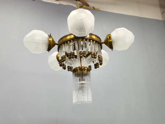Image 1 of Tsjechische art-deco kroonluchter van messing en glas, jaren 1950