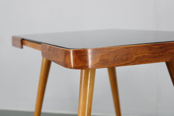 Image 1 of Tavolino da caffè in faggio con piano in vetro opalino, anni '60, Cecoslovacchia