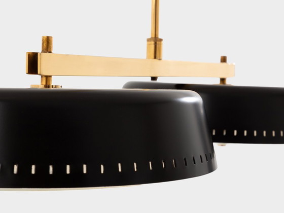 Image 1 of Gaetano Sciolari voor Stilnovo, beschilderde metalen messing katrolkroonluchter 1950