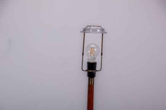 Image 1 of Lampadaire danois en teck et laiton, vers 1960