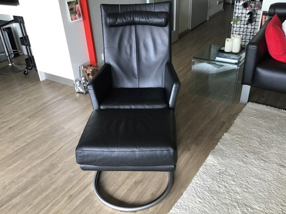 Image 1 of Modèle original « Madonna » avec repose-pieds et coussin.