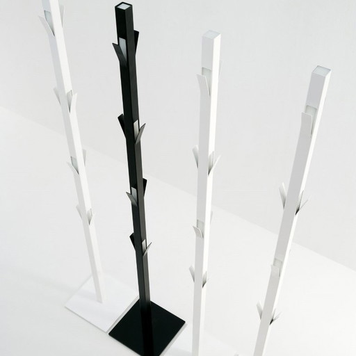 perchero ventana - diseño Vincent Van Duysen