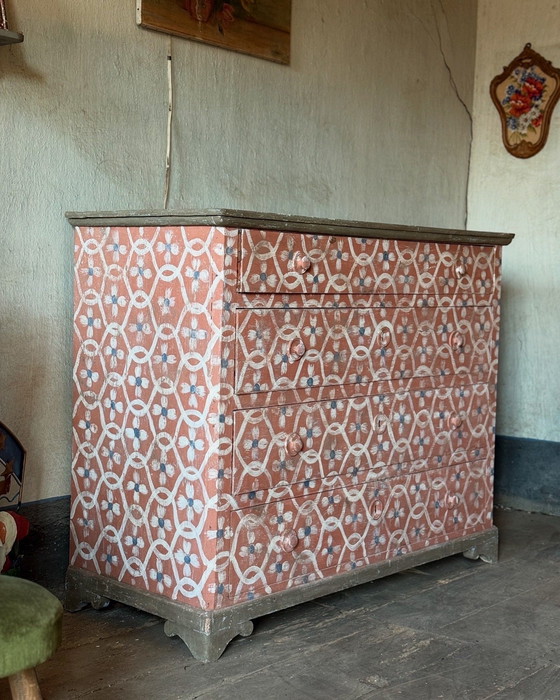 Image 1 of Cassettiera antica a fiori patina antica