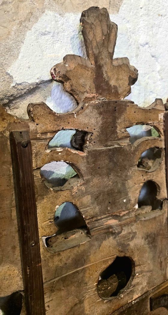 Image 1 of Regency period mirror with a carved and gilded wooden pediment – ​​18th century