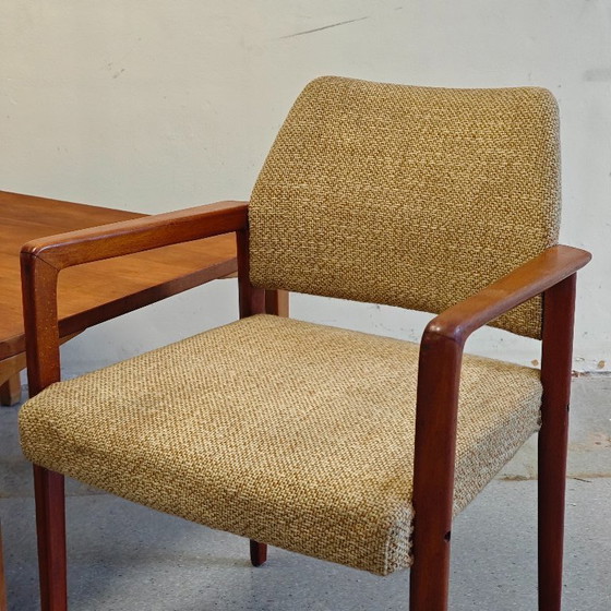 Image 1 of Poltrone danesi vintage con tavolino da caffè