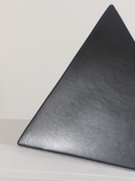 Image 1 of Geometric triangular black postmodern ceramic vase Asa