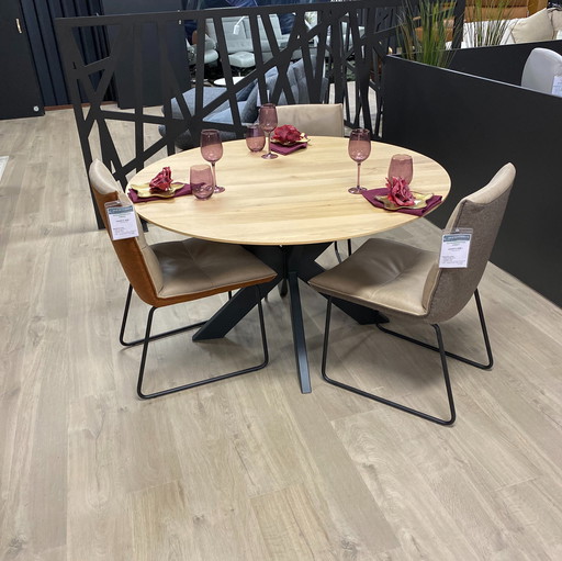 Nouvion Yvo dining table Ø130 with 3 Koinor Essay dining chairs (set of 3)