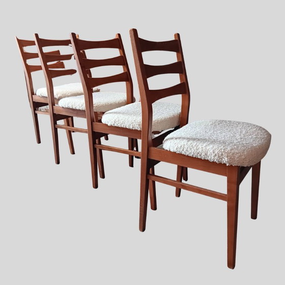 Image 1 of Juego de 4 sillas de comedor danesas en teca y bouclé, años 60