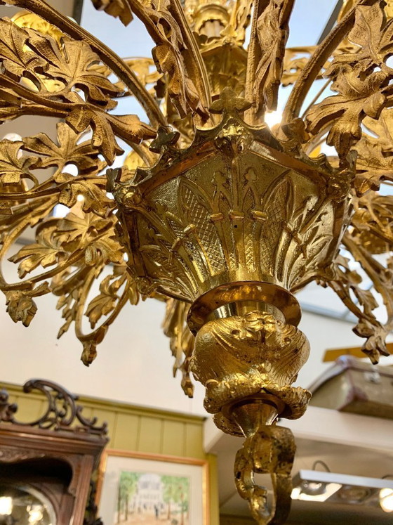 Image 1 of Lampadario neogotico in bronzo dorato - Lampade a sospensione antiche francesi a 18 luci per chiesa