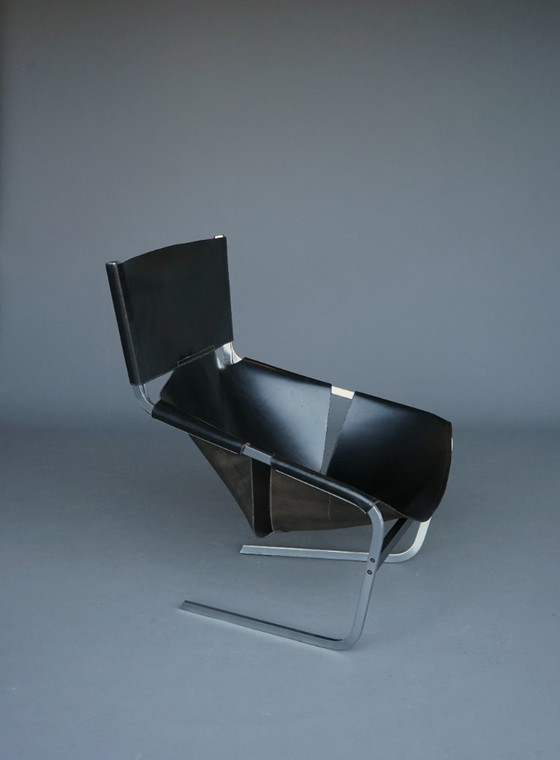 Image 1 of Loungefauteuil model F444 met zwarte lederen zitting, ontworpen door Pierre Paulin voor Artifort, jaren 70.