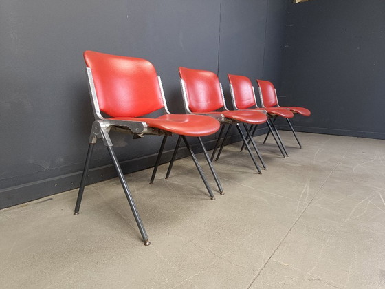 Image 1 of Vintage Italiaanse stapelbare eetkamerstoelen, 1970