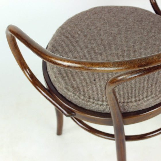 Poltrona August Thonet No. 30 In Legno Curvato Per TON, Cecoslovacchia, Metà XX Secolo – Poltrone, Textile (photo 5 of 13)