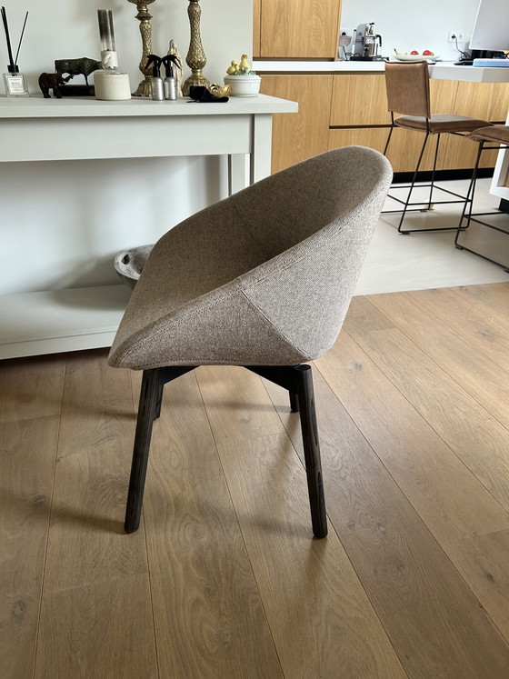 Image 1 of 4 Artifort Beso stoelen