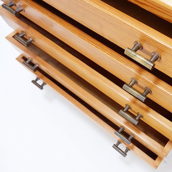 Image 1 of Commode vintage 5 tiroirs avec poignées en laiton