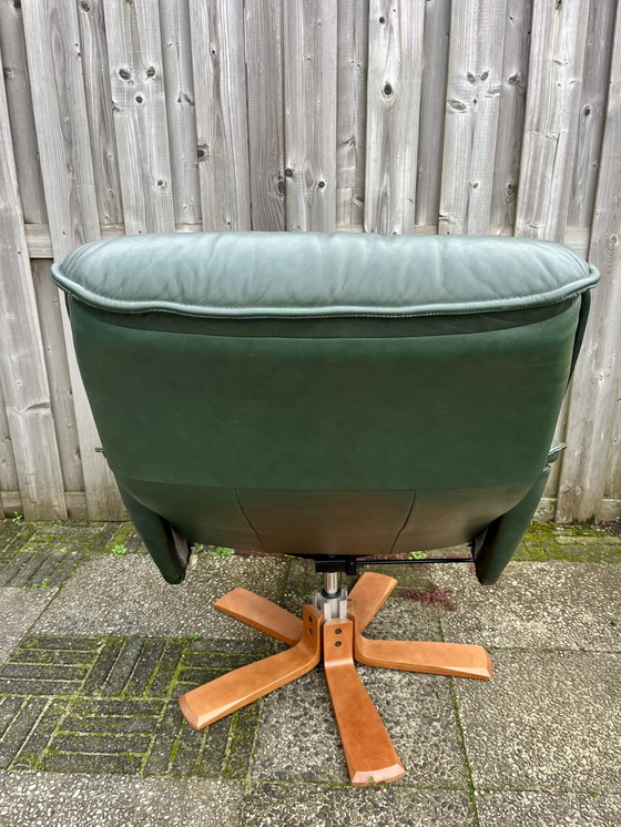 Image 1 of Groen leren retro relaxfauteuil 