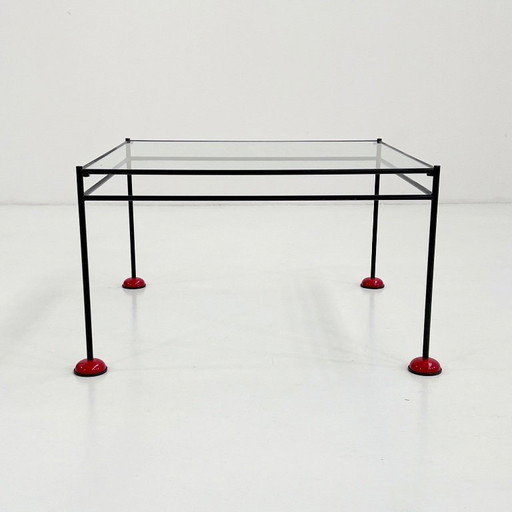 Schwarz-roter postmoderner Couchtisch aus Metall und Glas von Gamma, 1980er Jahre