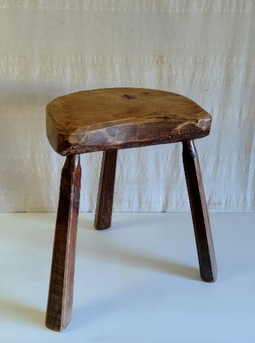 Dreibeiniger Hocker aus Massivholz - Mitte 20. Jh. – krukjes, Wood