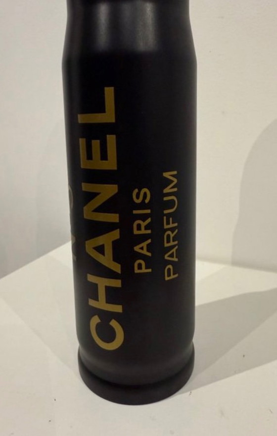Image 1 of Bullet Chanel, hand signed no. 1/10, size XL. Certificate of authenticity from the artist. Excellent condition.