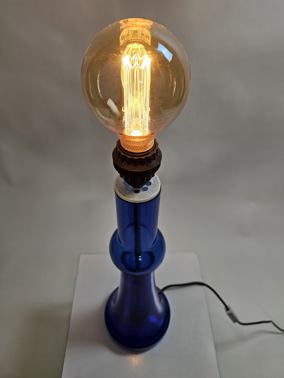 Image 1 of Blaue Glastischlampe im Midcentury-Design von Nanny Still für Raak, Niederlande, 1960er Jahre