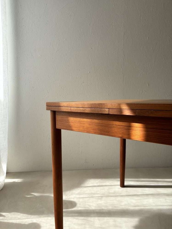 Image 1 of Skandinavisches Design Esstisch massiv Teak 1960s