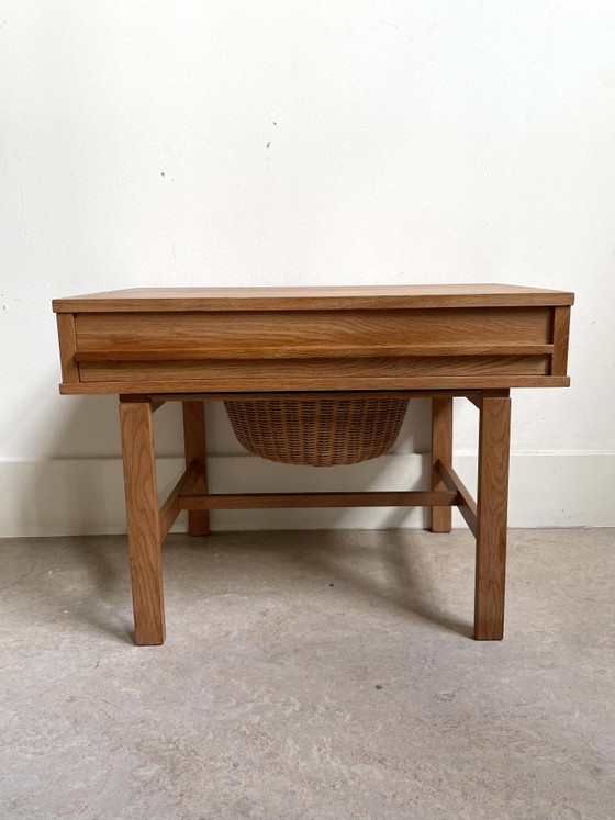 Image 1 of Breitafel naaitafel. Vintage uit Denemarken. Plek voor breinaalden en wol - kan ook als bijzettafel met handige opslag 