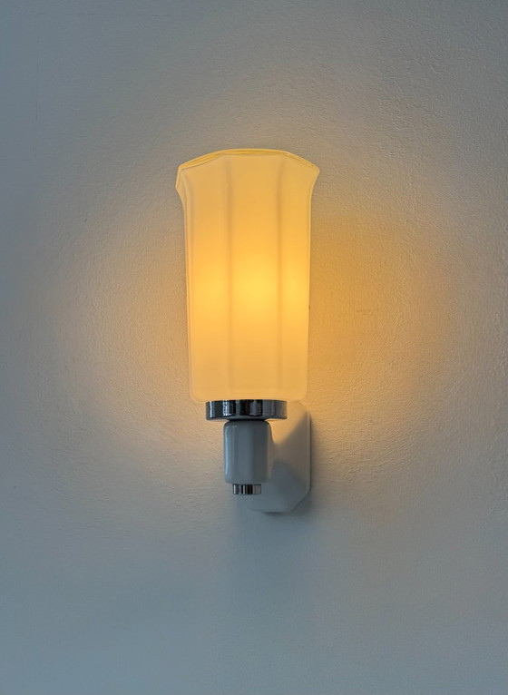 Image 1 of Paire d'applique vintage, porcelaine et opaline, France 1950