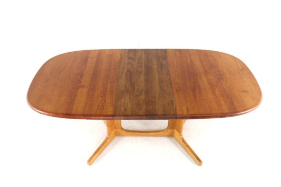 Image 1 of Glostrup oval 2x extendable dining table Danish design