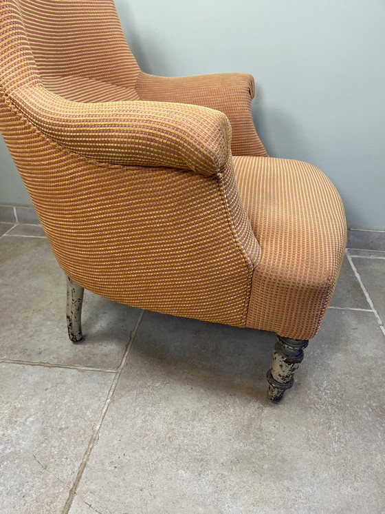 Image 1 of Poltrona a forma di fungo color salmone e arancione