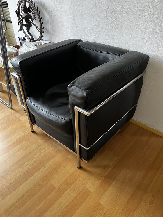 Image 1 of Replica LC2 zwart leren fauteuil 