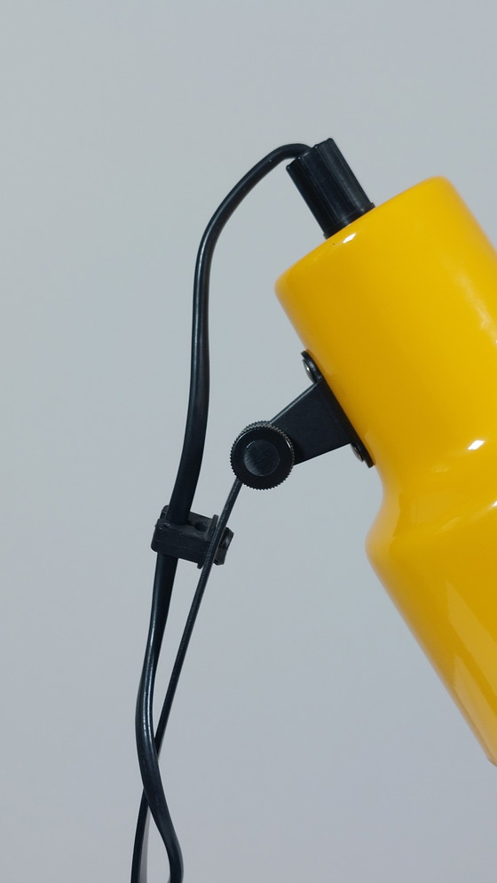 Image 1 of Paar minimalistische gele vintage nachtkastjes