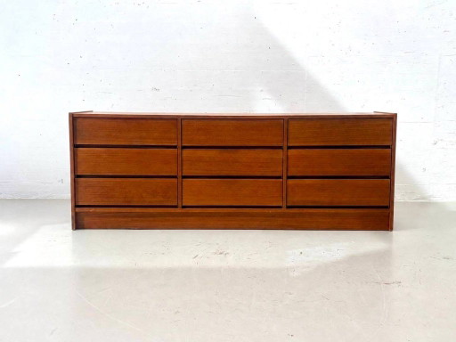 Cómoda larga danesa de teca de mediados de siglo, década de 1960. – ladekasten, Wood (photo 2 of 11)