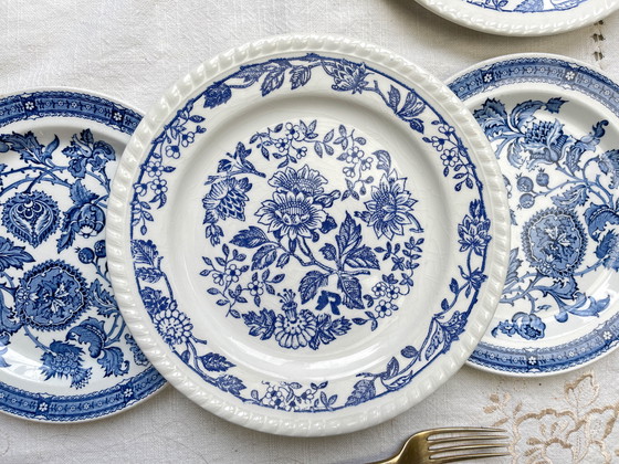 Image 1 of 6 piatti vintage in porcellana bianca e oro + 6 piccoli piatti Ridgway giacobini blu spaiati