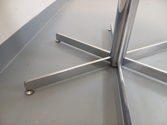 Image 1 of Vintage round dining table in white marble and chrome metal from the 1970s