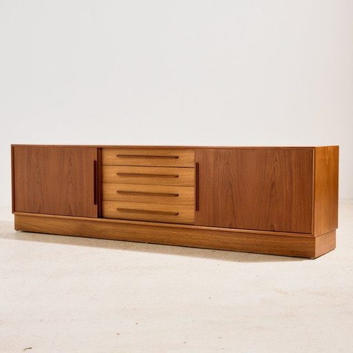 MK10637 Gerestaureerd teakhouten dressoir