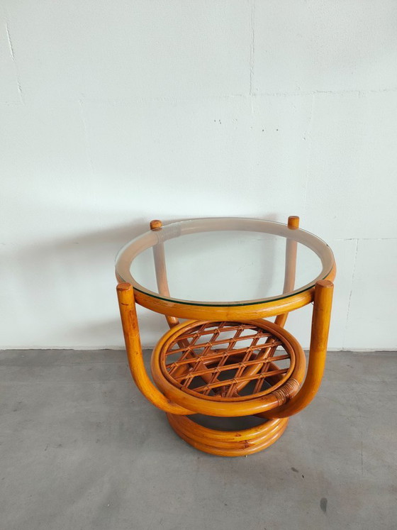 Image 1 of Tavolino da caffè/laterale vintage anni '70 in rattan/bambù con piano in vetro
