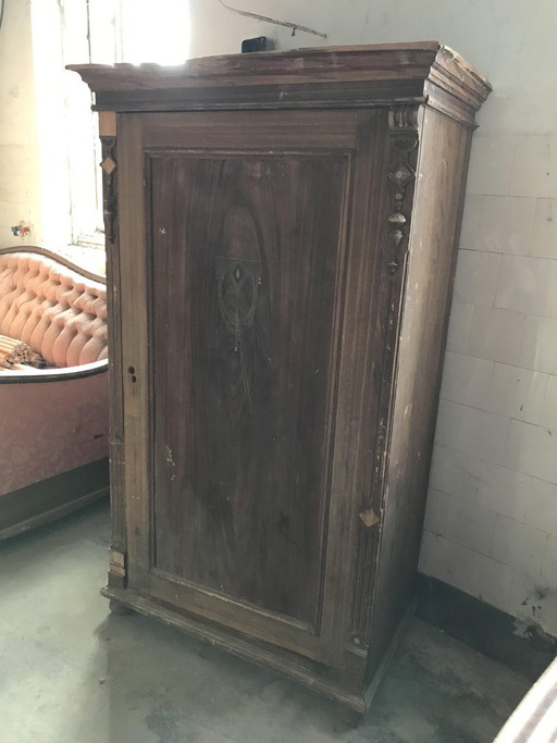 Armoire ancienne hongroise en pin
