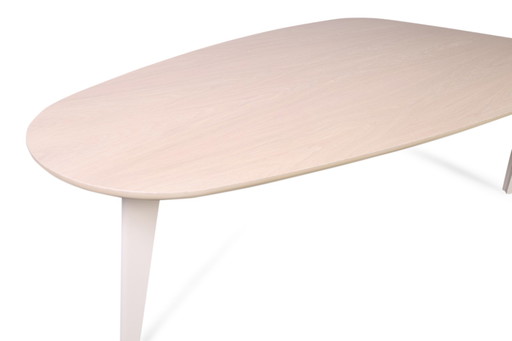 Leolux Bondi eettafel